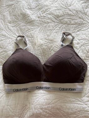 •brown XL CALVIN KLEIN WOMENS BRA •selling for $8